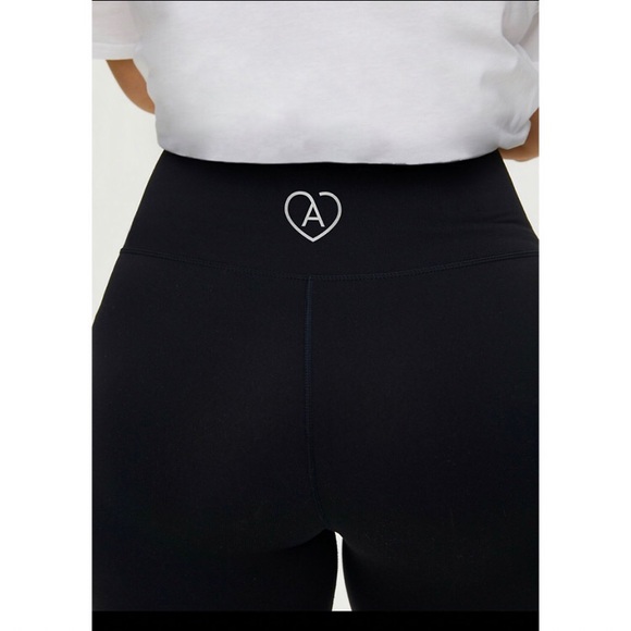 ARITZIA Community Relief TNA Atmosphere Leggings🖤 - Picture 9 of 9